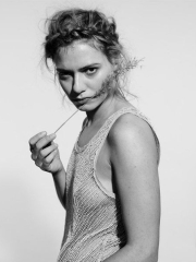 Sallie Harmsen nude .