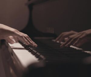 Jowy & Eze & Joel Tomas & Monica Ox & Maria Riot - Hysterical Piano Concert (2016)