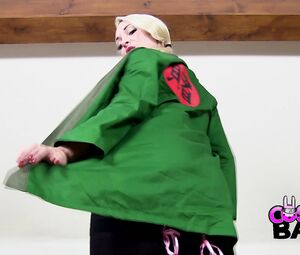 victoria.summers.legendary.sanning